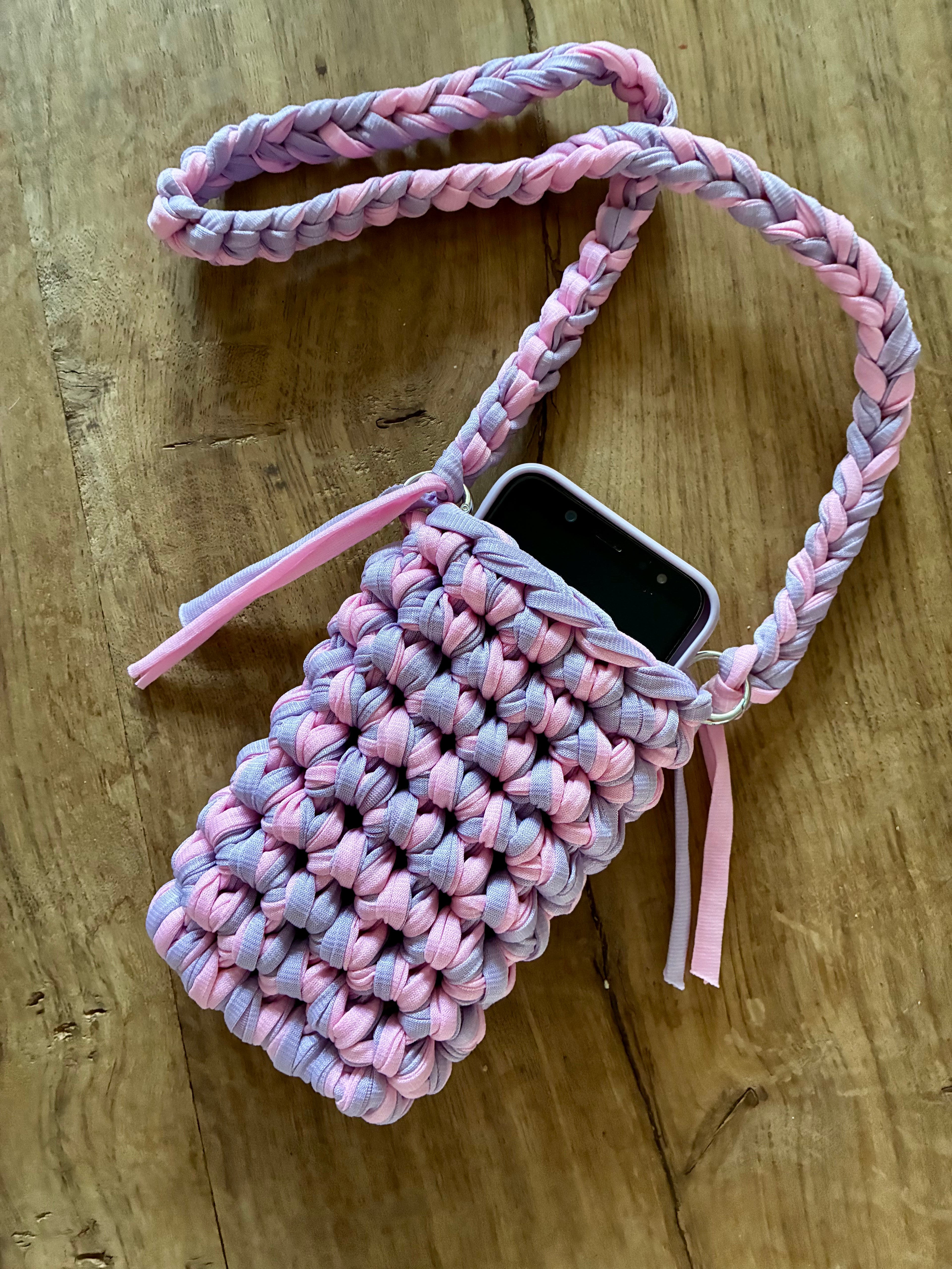 Pochette de téléphone personnalisable àn partir de 18 euros